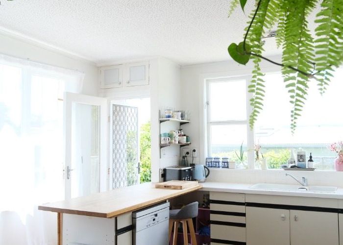  at 89 Queens Drive, Lyall Bay, Wellington
