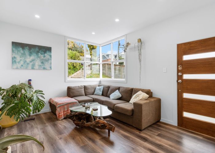  at 33 Easther Crescent, Kew, Dunedin
