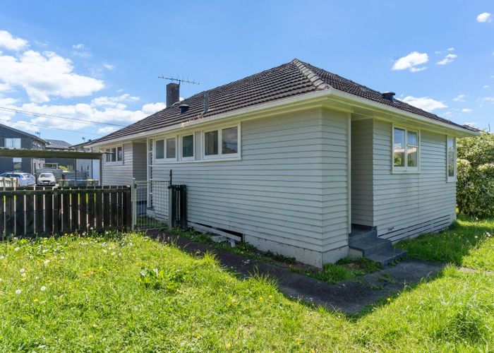  at 14 Hayman Place, Beach Haven, North Shore City, Auckland