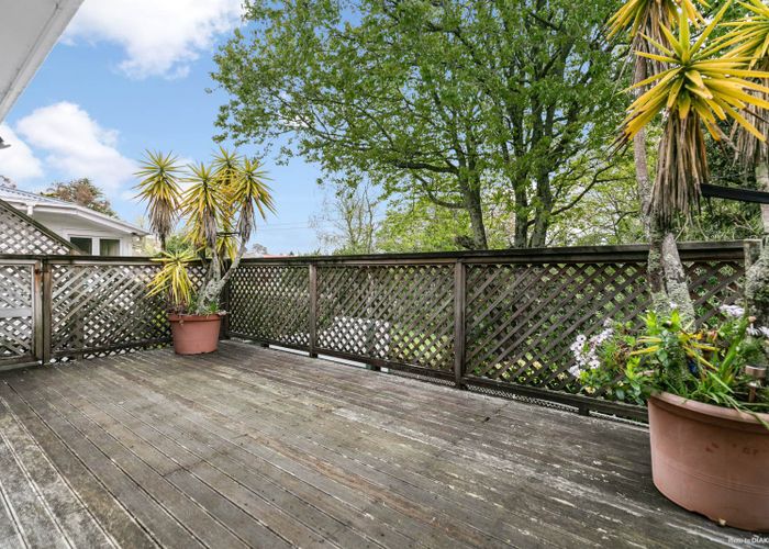  at 2/73 Watling Street, Mount Eden, Auckland