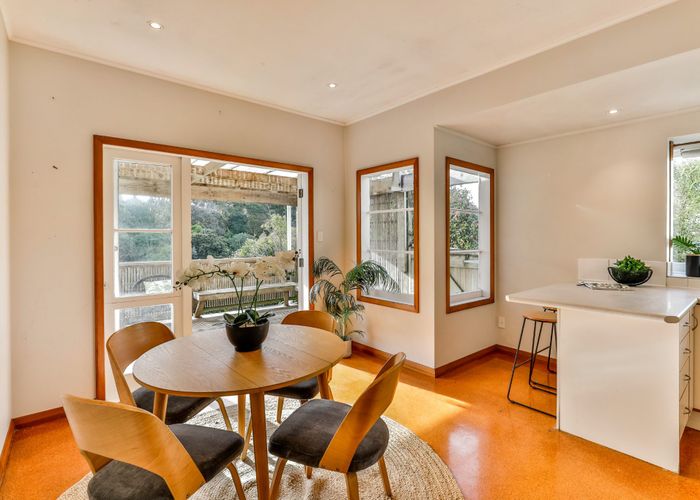  at 27 Kanuka Street, Point Chevalier, Auckland