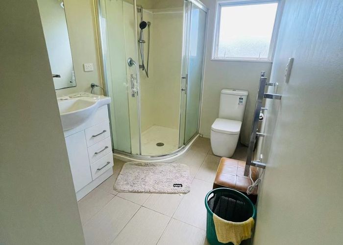  at 2/23 Havelock Ave, Forrest Hill, North Shore City, Auckland