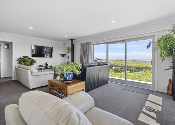  at 17 Uxbridge Terrace, Levin