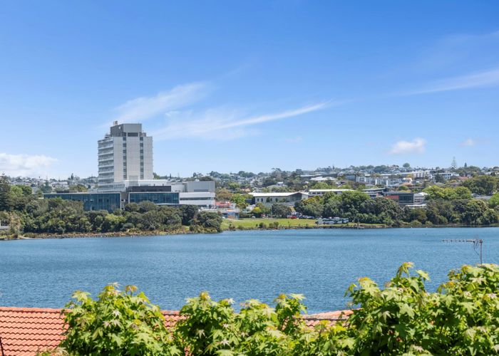  at 21 Manurere Avenue, Takapuna, North Shore City, Auckland