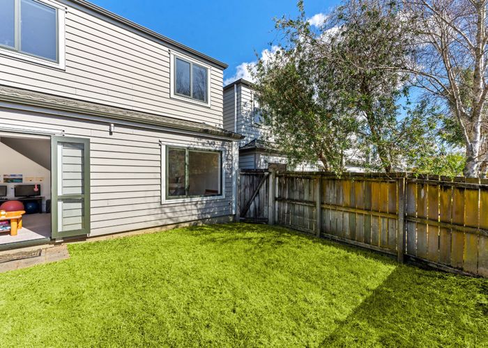  at 8/36 John Jennings Drive, Oteha, Auckland