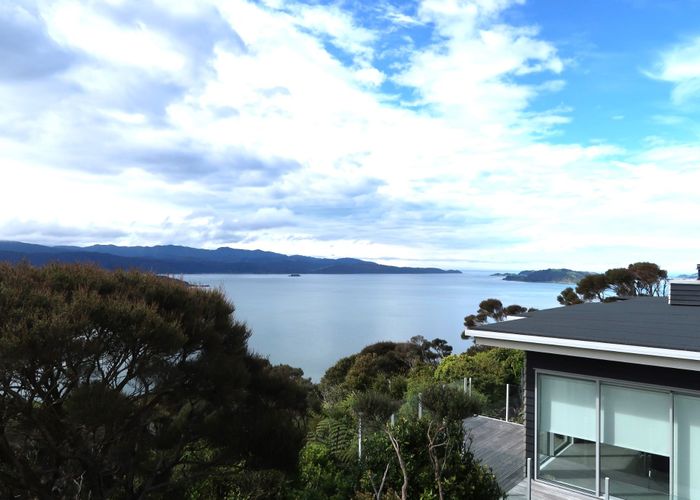  at 11 Cromwell Point, Newlands, Wellington