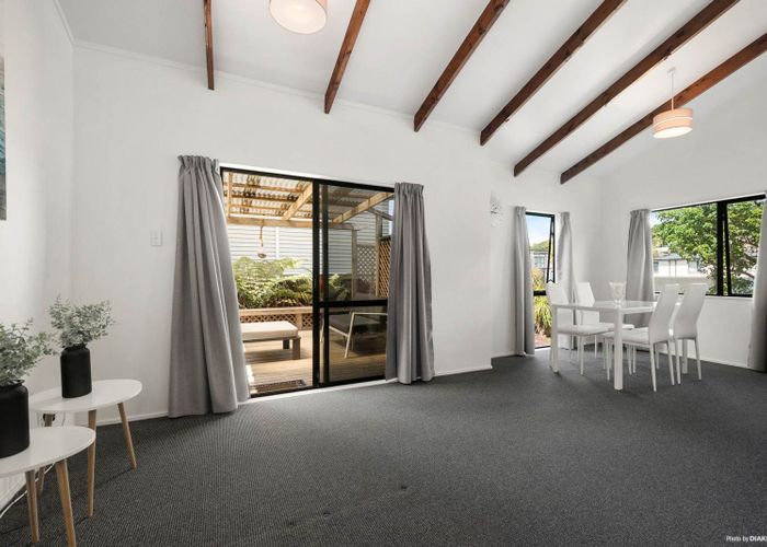  at 1 Greenvalley Rise, Glenfield, North Shore City, Auckland