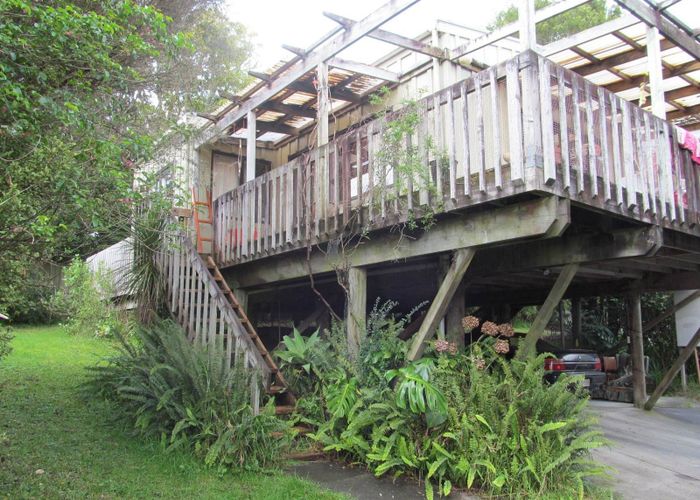  at 1/20 Waverley Avenue, Glenfield, North Shore City, Auckland