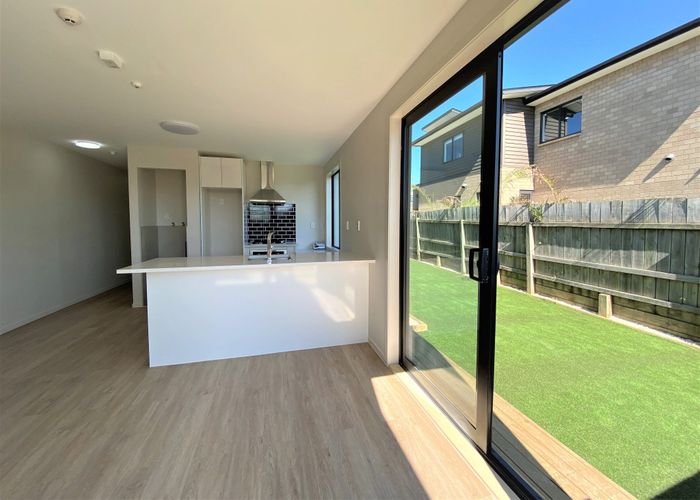  at 8/7 Stamford Park Road, Mount Roskill, Auckland City, Auckland