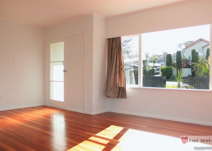  at 2/26 Wolsley Avenue, Milford, Auckland
