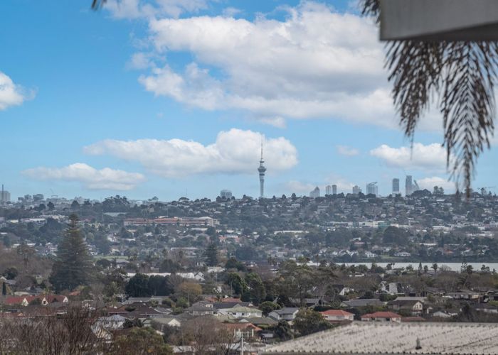  at 1/53 Bradbury Road, Highland Park, Auckland