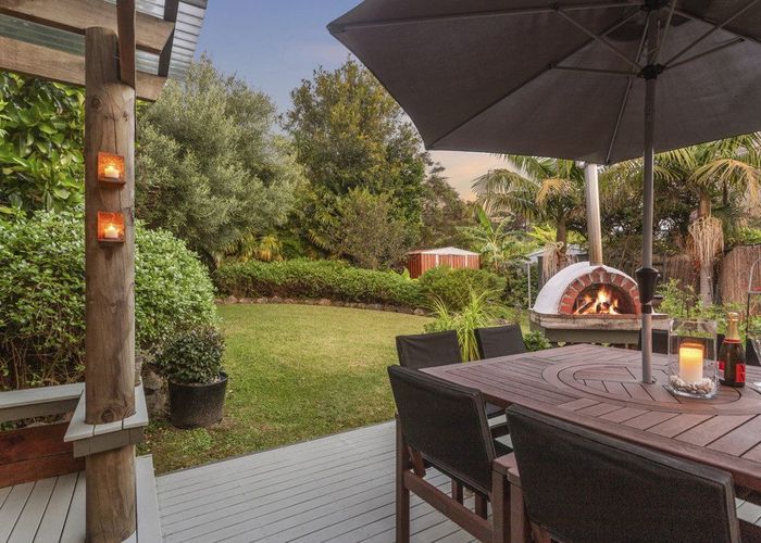  at 3 Crescent Road East, Ostend, Waiheke Island