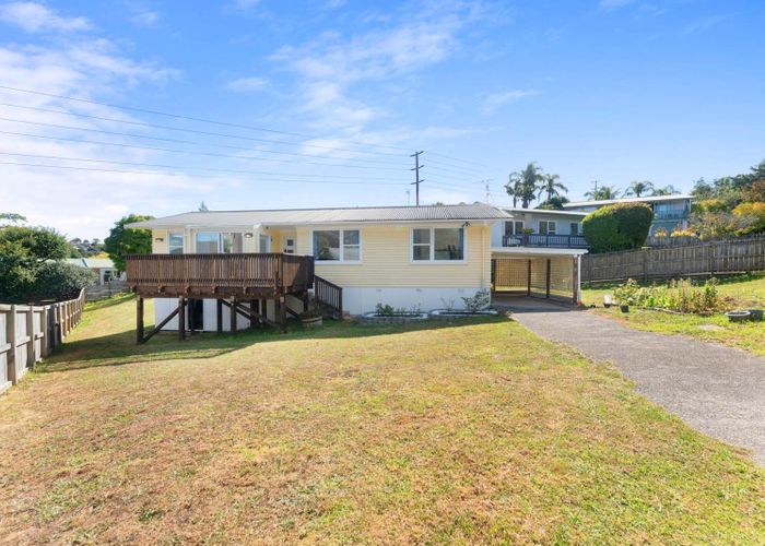  at 62 Totaravale Drive, Totara Vale, North Shore City, Auckland