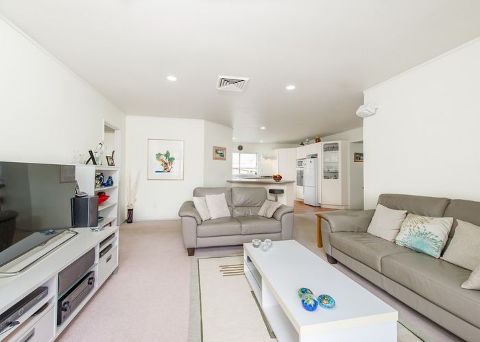  at 32 Ambleside Drive, Northpark, Auckland