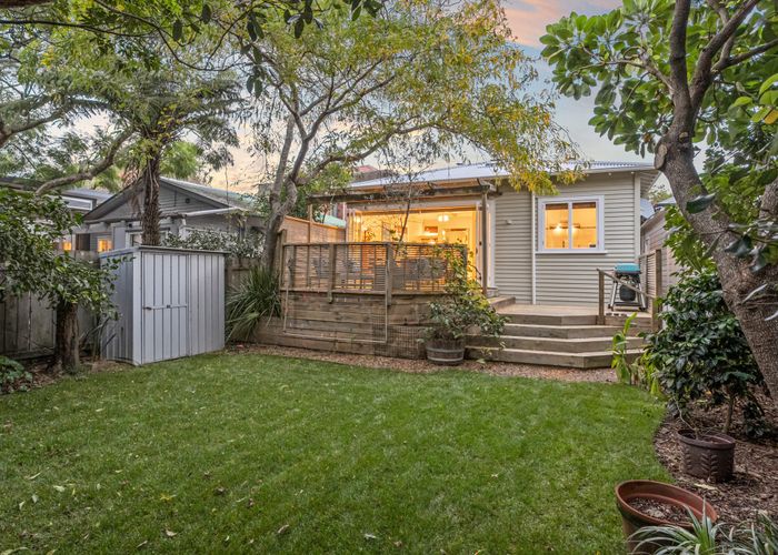  at 6 Graysons Lane, Mount Eden, Auckland