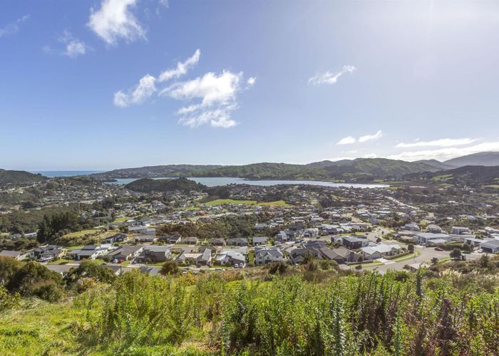  at 31 Pacific View, Whitby, Porirua