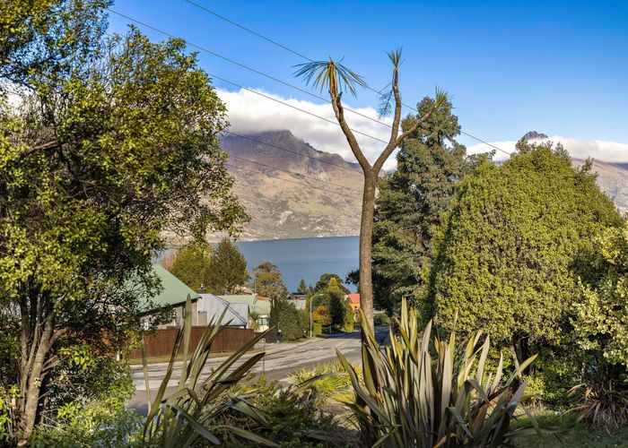  at 31 Watts Road, Sunshine Bay, Queenstown-Lakes, Otago