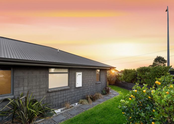  at 2 Pompallier Lane, Papamoa Beach, Papamoa