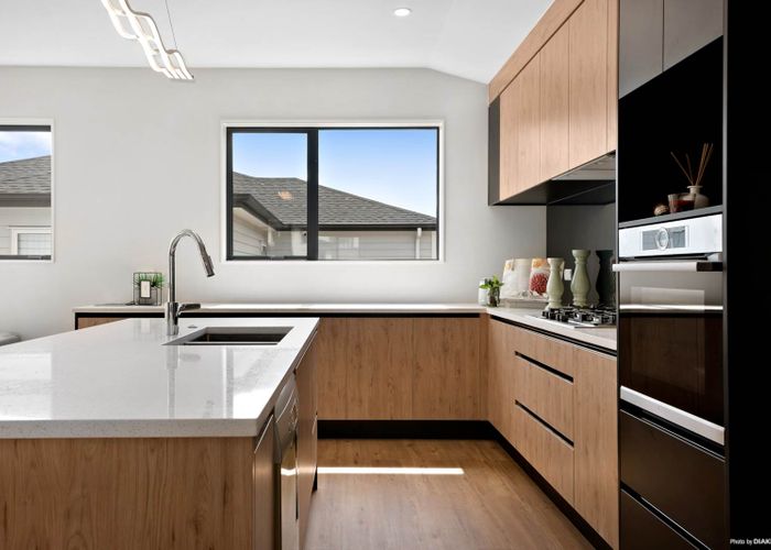  at 12 Taurikura Way, Fairview Heights, Auckland