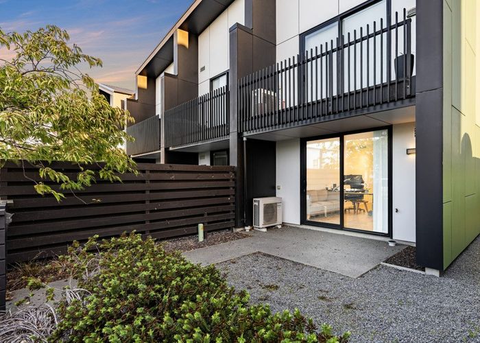  at 1/283 Brougham Street, Sydenham, Christchurch