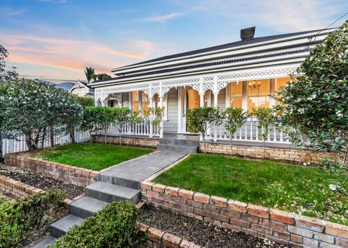  at 90 Clonbern Road, Remuera, Auckland