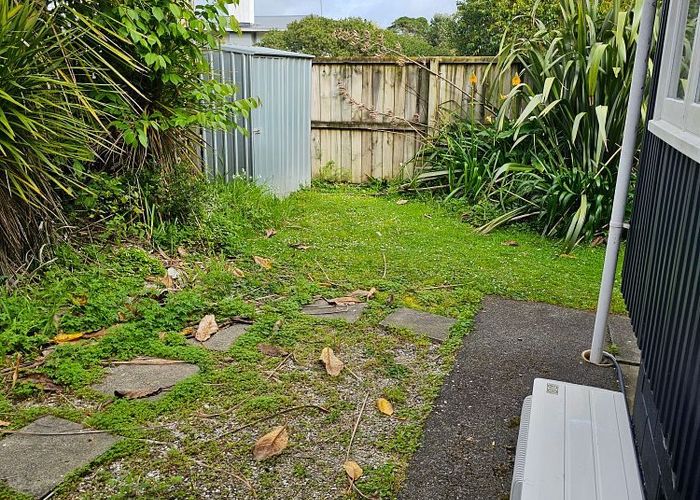 at 2/2 Earl Road, Titirangi, Waitakere City, Auckland