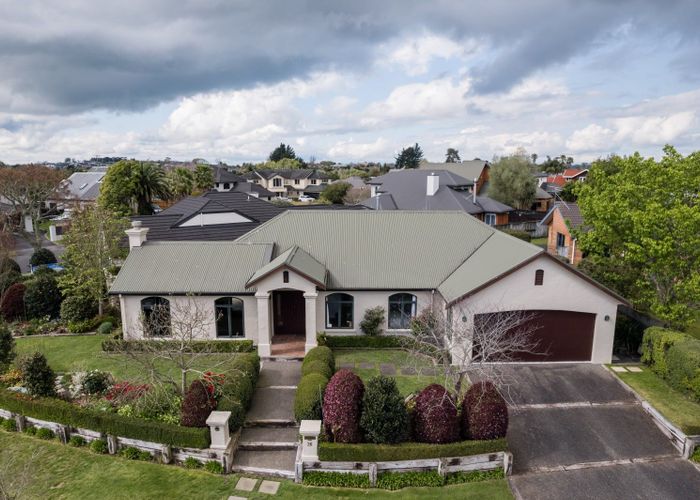 Free property data for 26 Keswick Crescent, Huntington, Hamilton