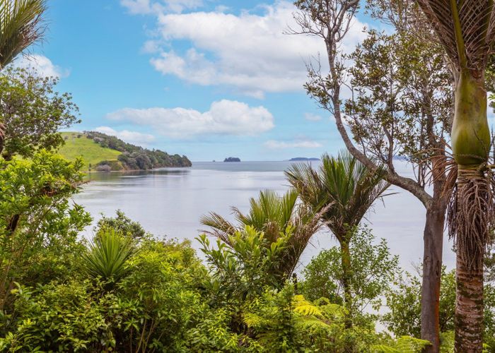  at 10 Clinton Road, Tawharanui Peninsula