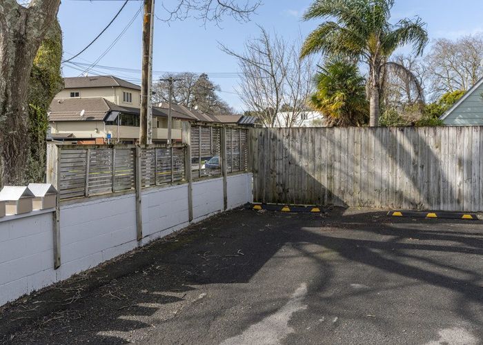  at 2/7 Opoia Road, Hamilton East, Hamilton