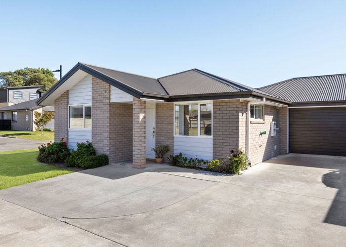  at 24 Shrule Place, Huntington, Hamilton