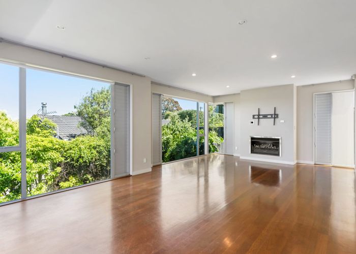  at 5a Aberdeen Road, Castor Bay, North Shore City, Auckland