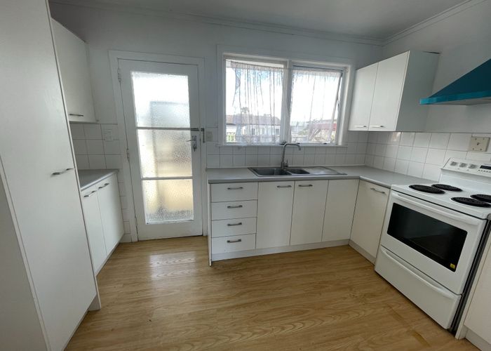  at 3/39 Shakespeare Road, Milford, North Shore City, Auckland