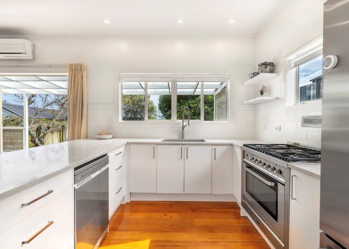  at 54 Dignan Street, Point Chevalier, Auckland