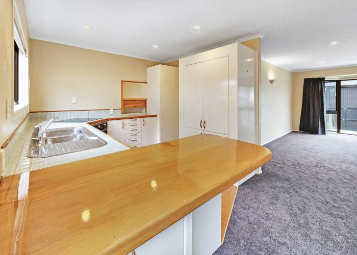  at 2/12 Vic Butler Street, Mount Roskill, Auckland City, Auckland