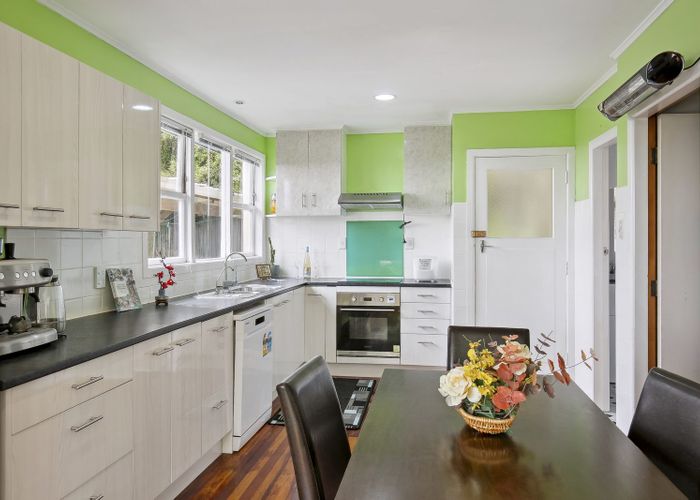  at 11 Lomond Street, Newlands, Wellington
