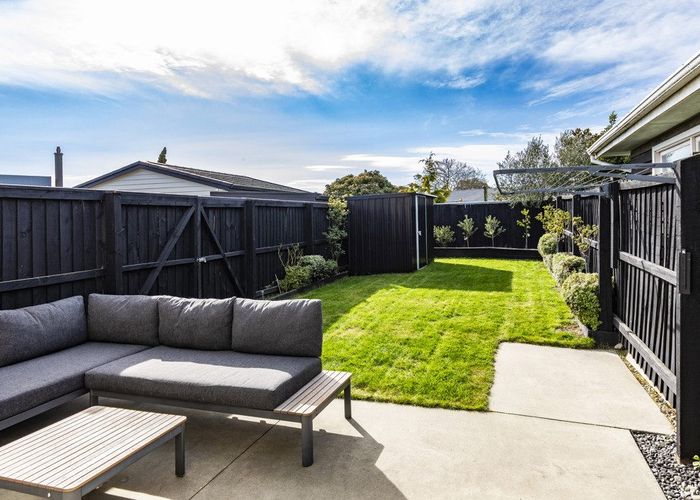  at 2/274 Burwood Rd, Burwood, Christchurch City, Canterbury