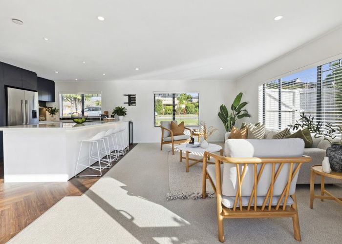  at 15 Kohanga Road, Mangere Bridge, Auckland