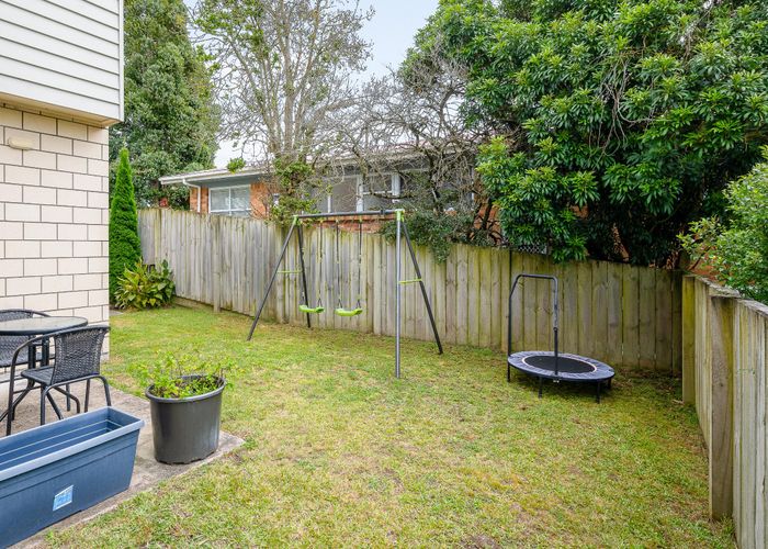  at 4/56 Storey Avenue, Forest Lake, Hamilton, Waikato