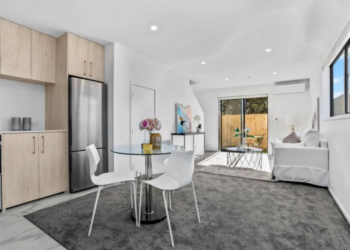  at 10/137 Tirimoana Road, Te Atatu South, Waitakere City, Auckland