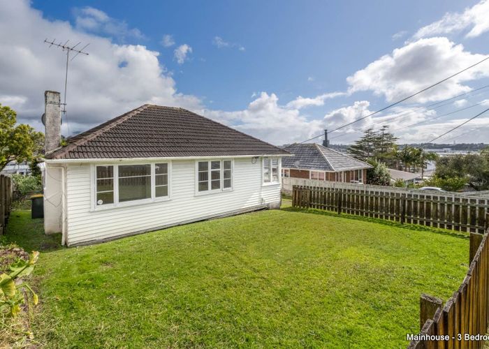  at 7 Raeben Avenue, Hillcrest, North Shore City, Auckland