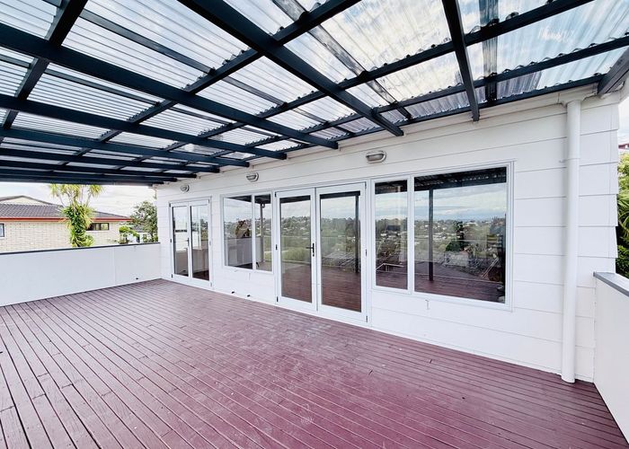  at 152 Weatherly Road, Torbay, North Shore City, Auckland