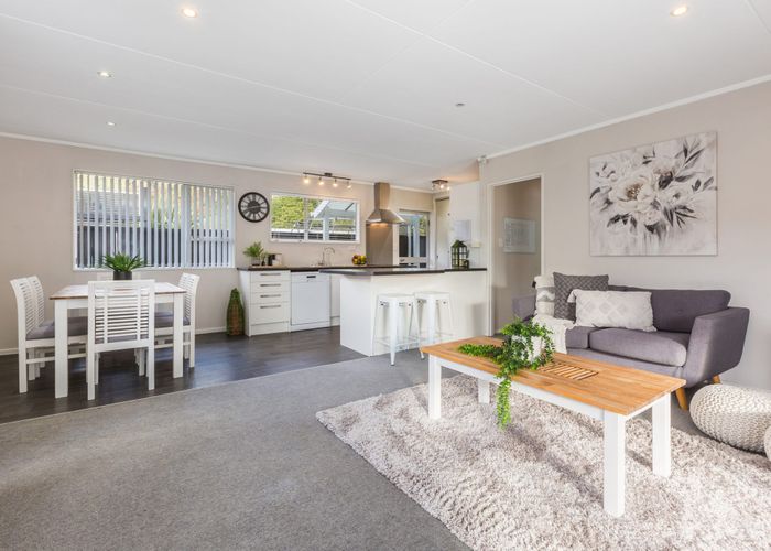  at 2/52 Tawhai Street, Stokes Valley, Lower Hutt