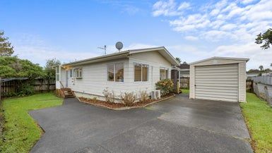  at 2/4 Shamrock Lane, Te Atatu Peninsula, Auckland