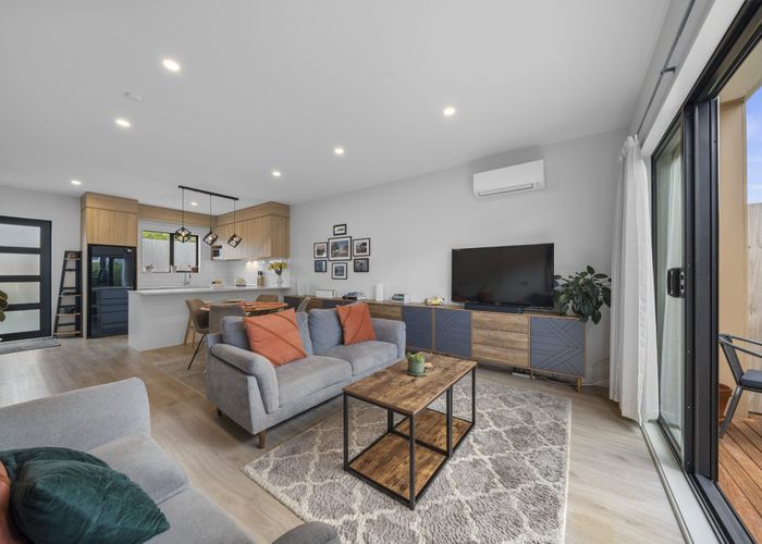  at 5/11 Karamu Street, Te Atatu Peninsula, Waitakere City, Auckland