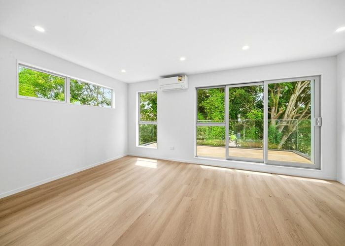  at 26E Trojan Crescent, New Lynn, Waitakere City, Auckland