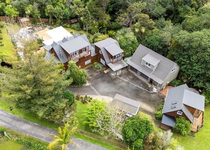  at 18 Dene Court Lane, Greenhithe, North Shore City, Auckland