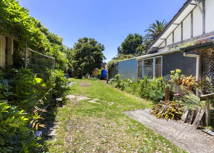  at 8 Alexander Street, Otahuhu, Auckland