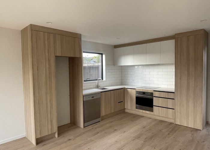  at 2/157 Beach Haven Road, Beach Haven, Auckland