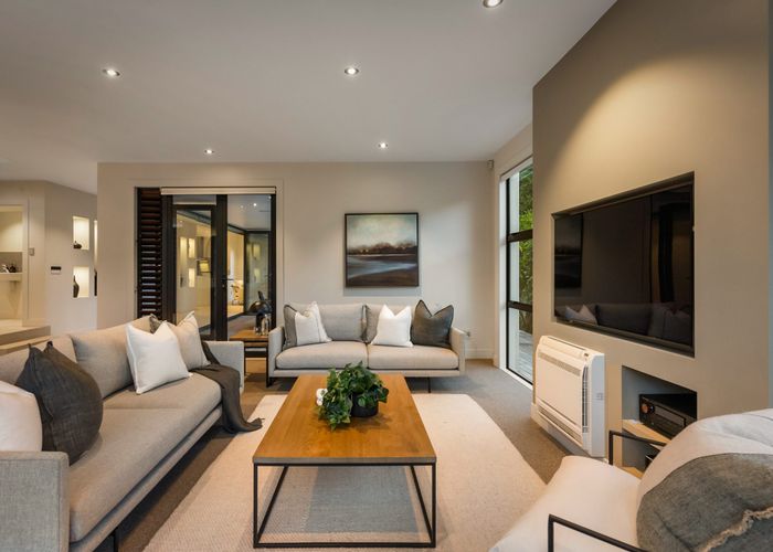  at 6 Allen Johnston Place, Saint Johns, Auckland