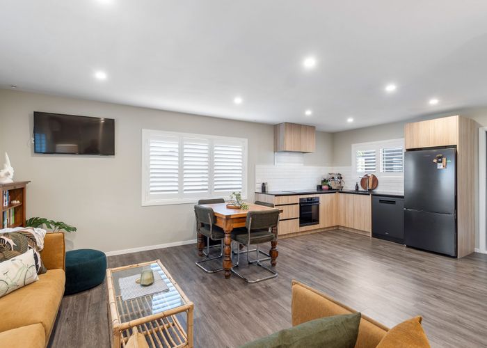  at 2/321 Triangle Road, Massey, Waitakere City, Auckland